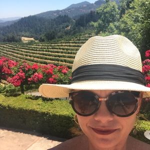 Meet your Posher, Angela